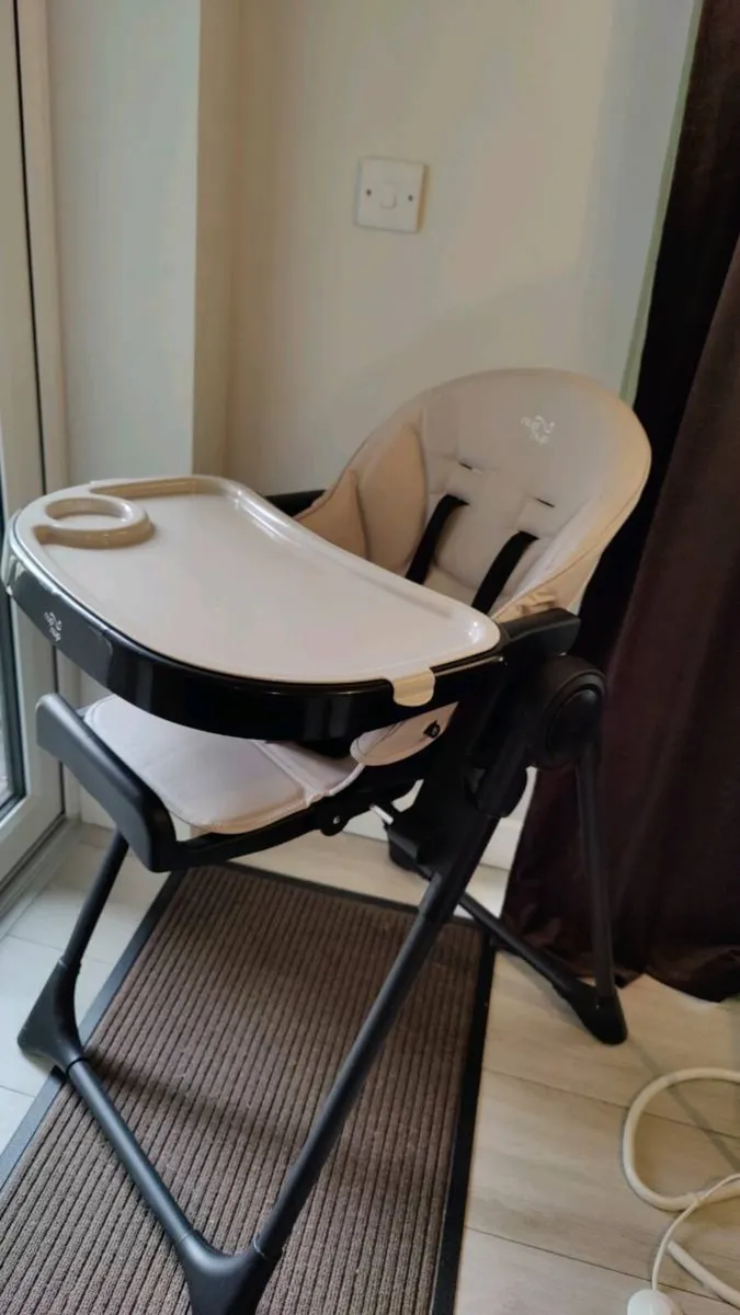 High chair - Image 1