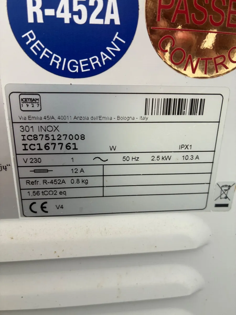 Commercial ice cream machine. - Image 2