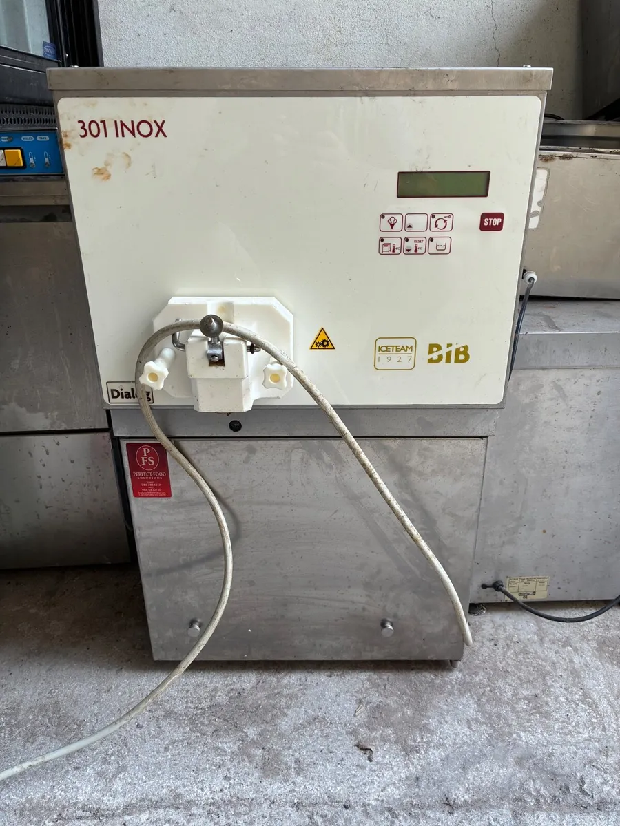 Commercial ice cream machine. - Image 3