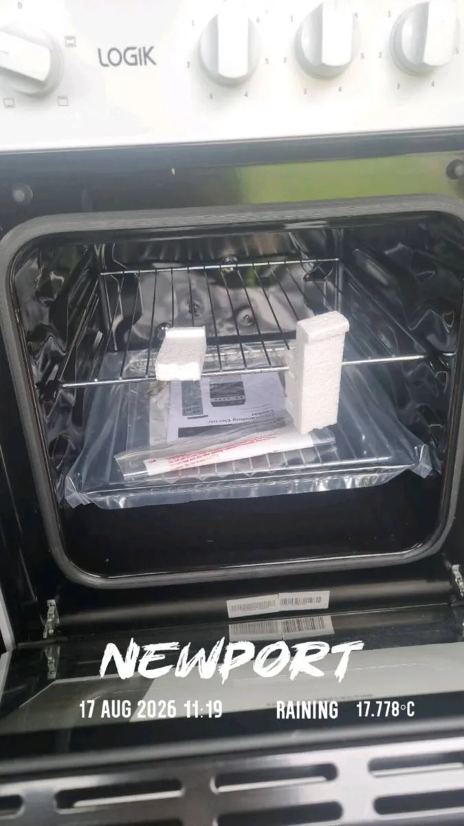 4 ring hob and oven - Image 2