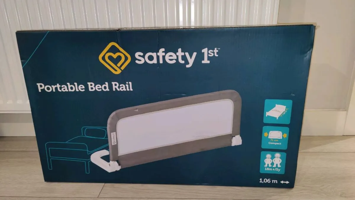 Portable bed guard for baby - Image 1