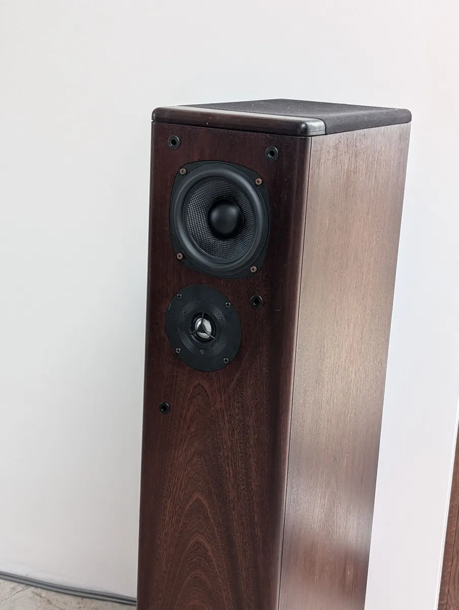 Castle harlech s1 speakers. Stereo - Image 1