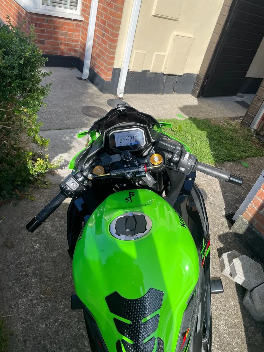 2024 Kawasaki Ninja ZX-4RR - Image 3