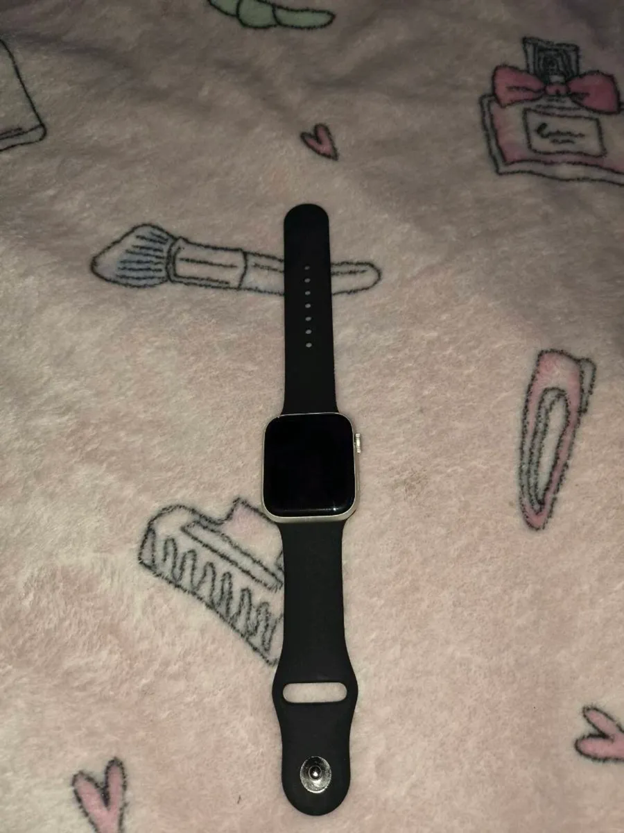Apple watch - Image 1