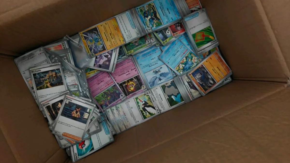 Bulk pokemon cards 2000 cards