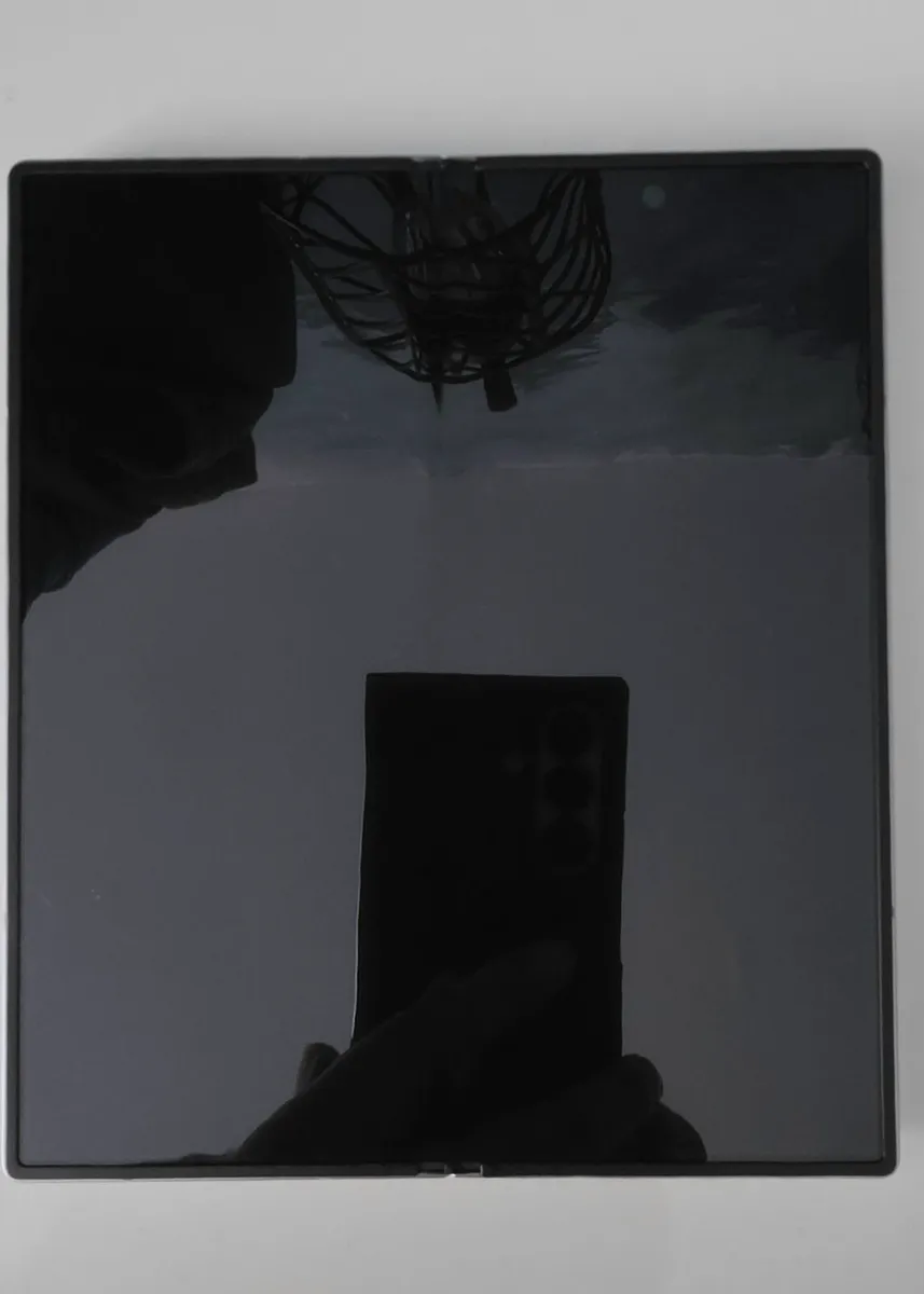 Samsung Fold 6 256GB Perfect Condition - Image 3