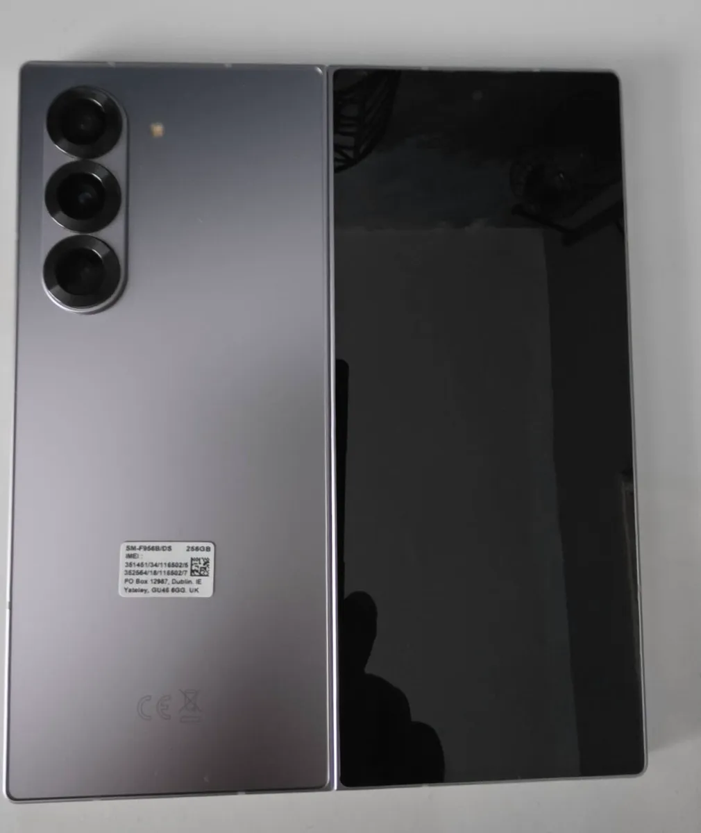 Samsung Fold 6 256GB Perfect Condition - Image 4