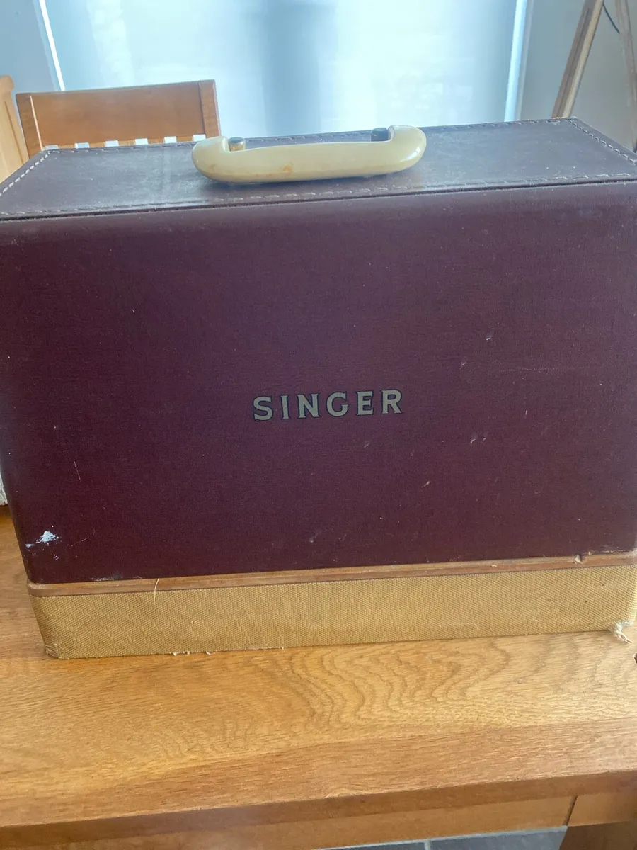 Singer Electric Sowing Machine - Image 1