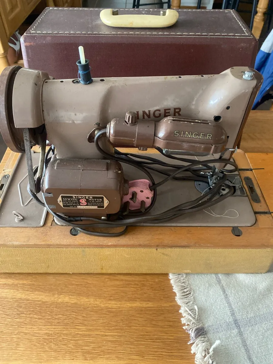 Singer Electric Sowing Machine - Image 3