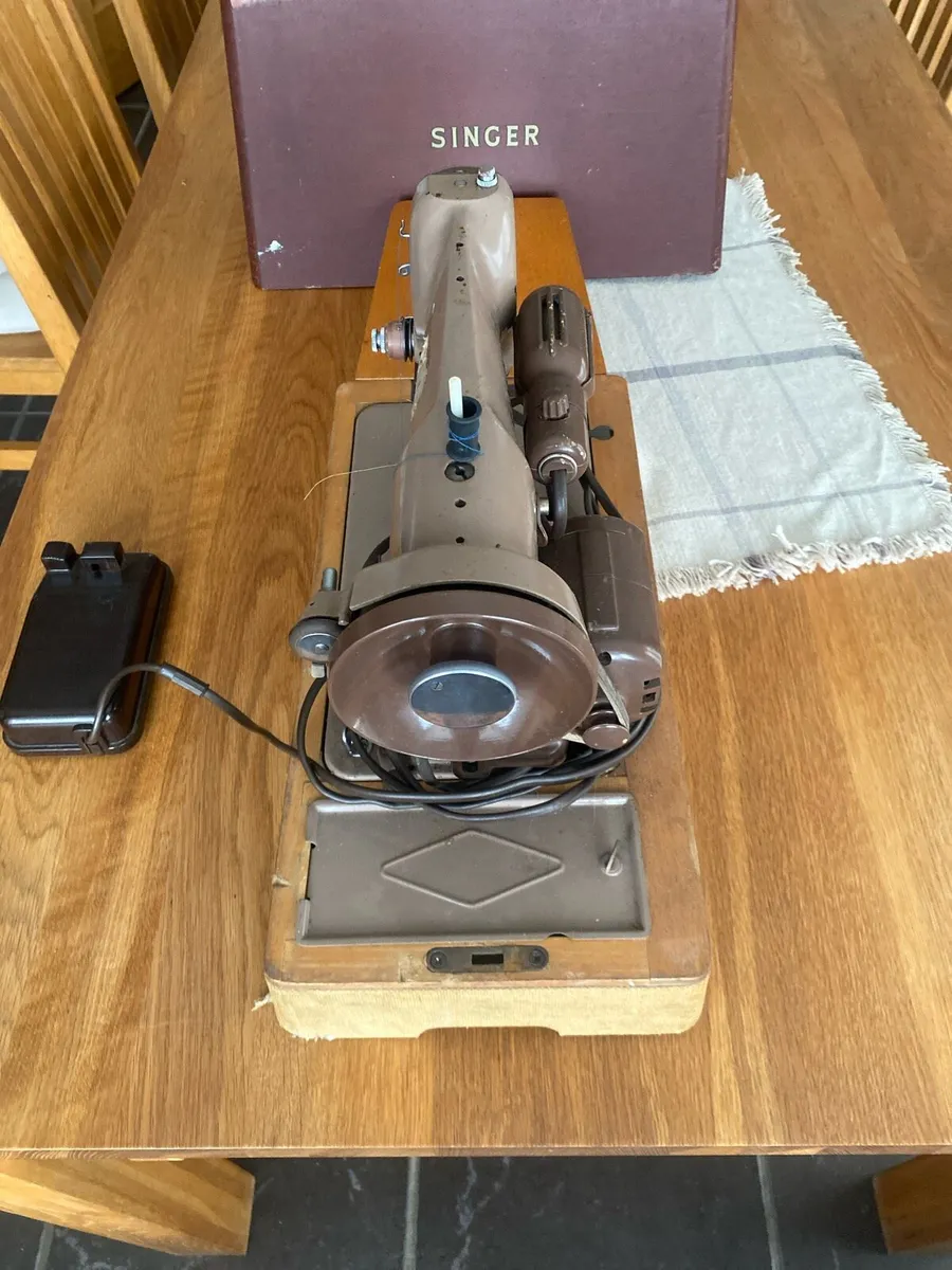 Singer Electric Sowing Machine - Image 4