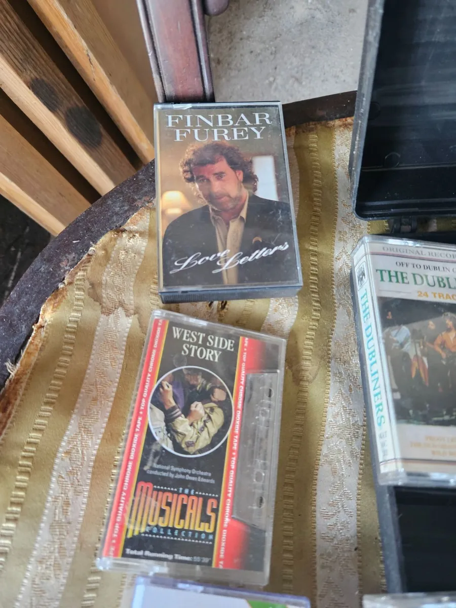 Vintage Cassette Tapes Wolftones Dubliners - Image 4