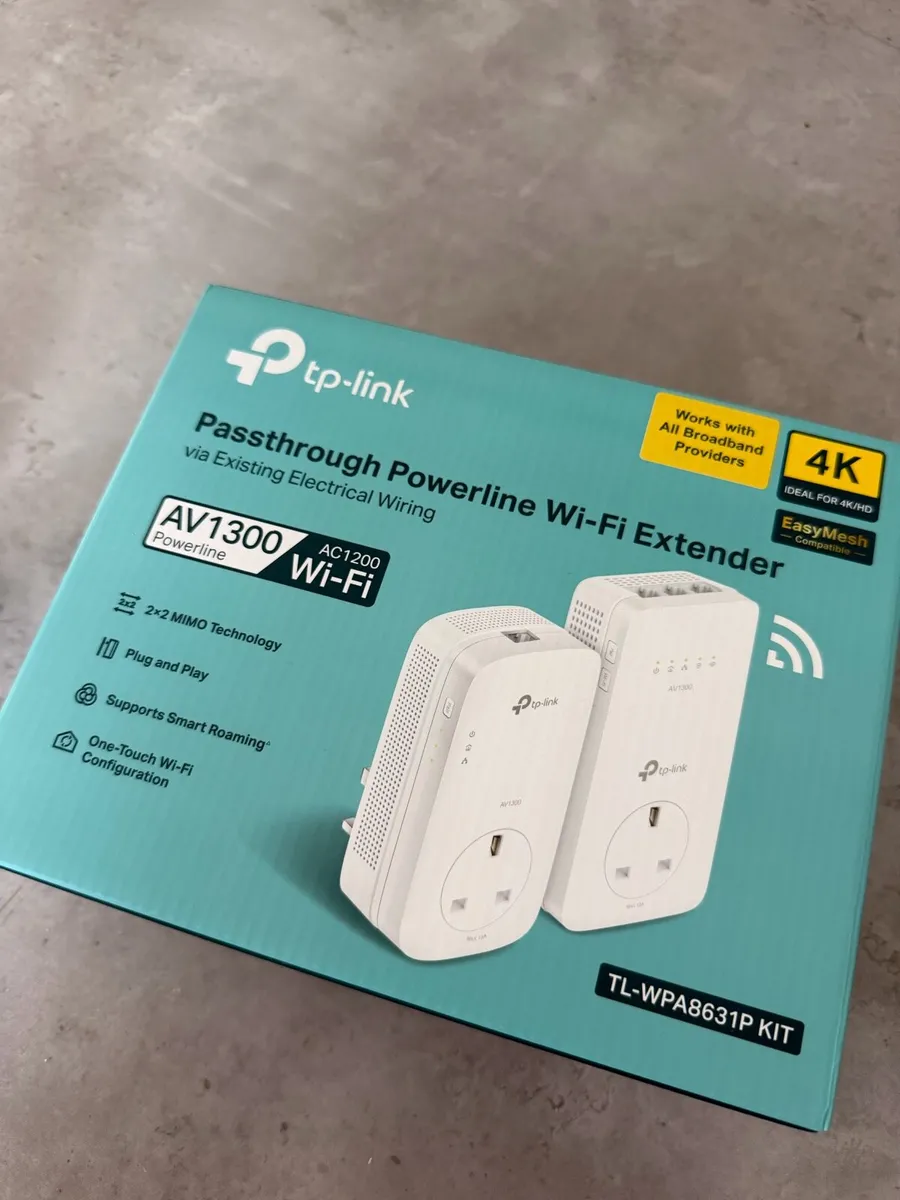 TP Link AV1300 Powerline WiFi Extender - Image 1