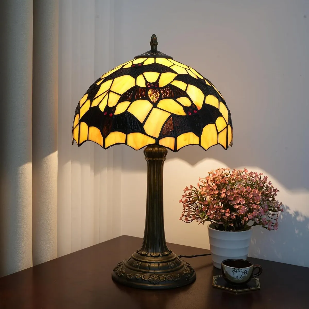 Tiffany Lamp Bat Style Stained Glass Table Vintage - Image 3