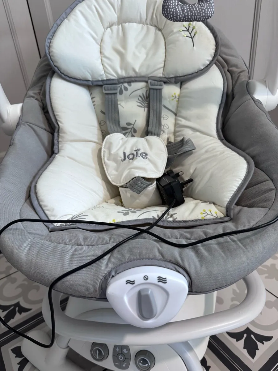 Baby swing - Image 1