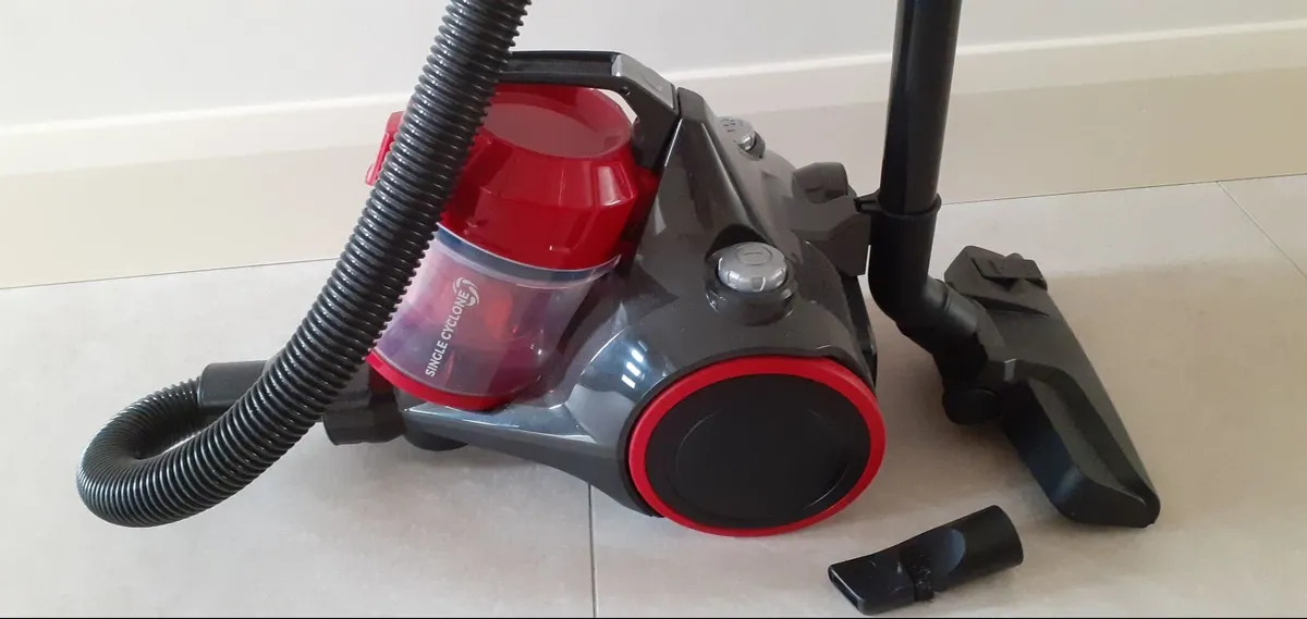Morphy Richards Bagless Vacuum Cleaner 2Ltr 700w R - Image 1