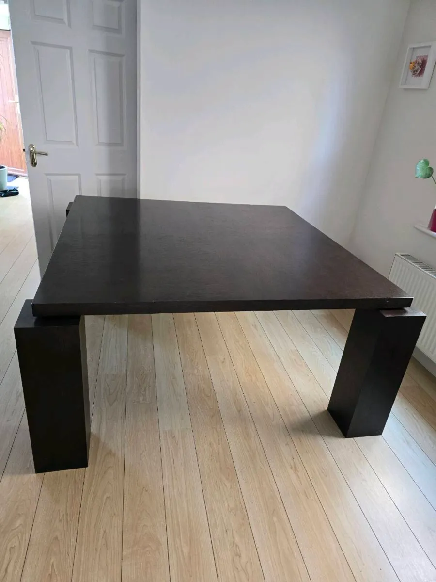 Dining table - Image 1