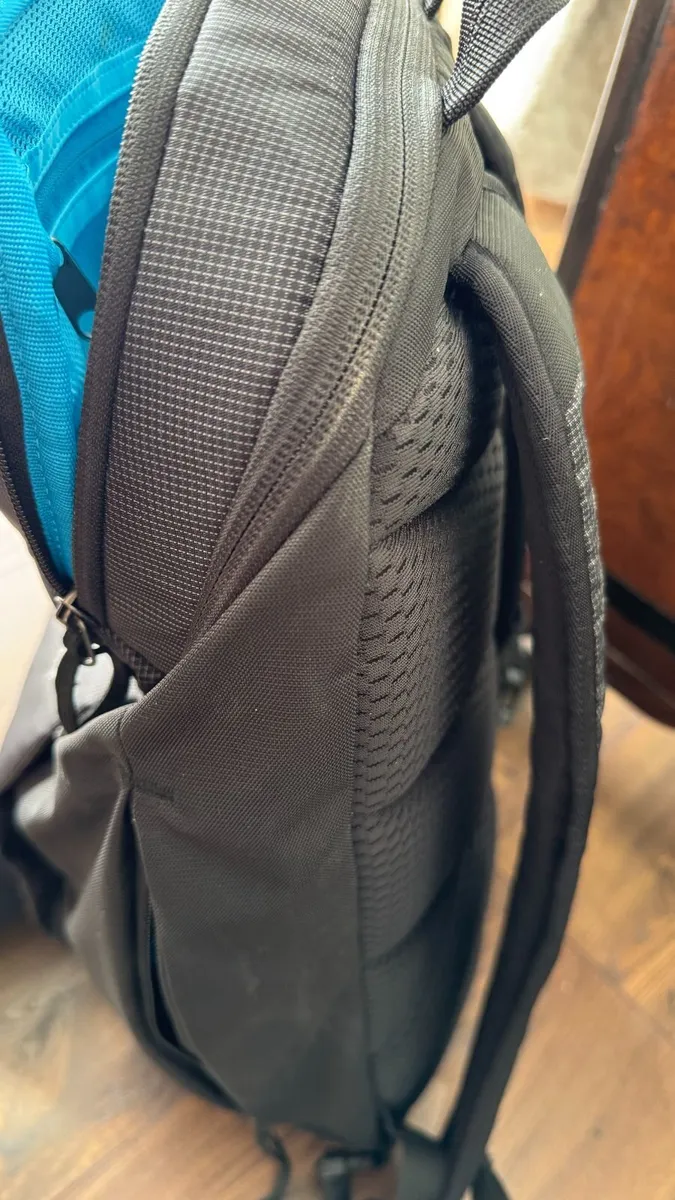 Thule Aspect DSLR Camera Bag & Laptop Backpack - Image 4