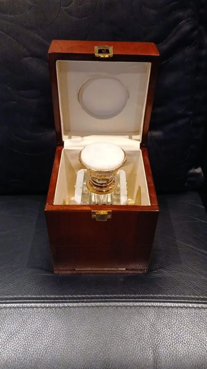 spectacular Junaid Perfume Oil - Image 3