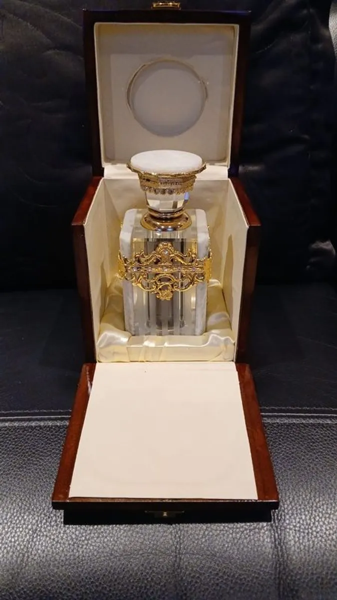 spectacular Junaid Perfume Oil - Image 4