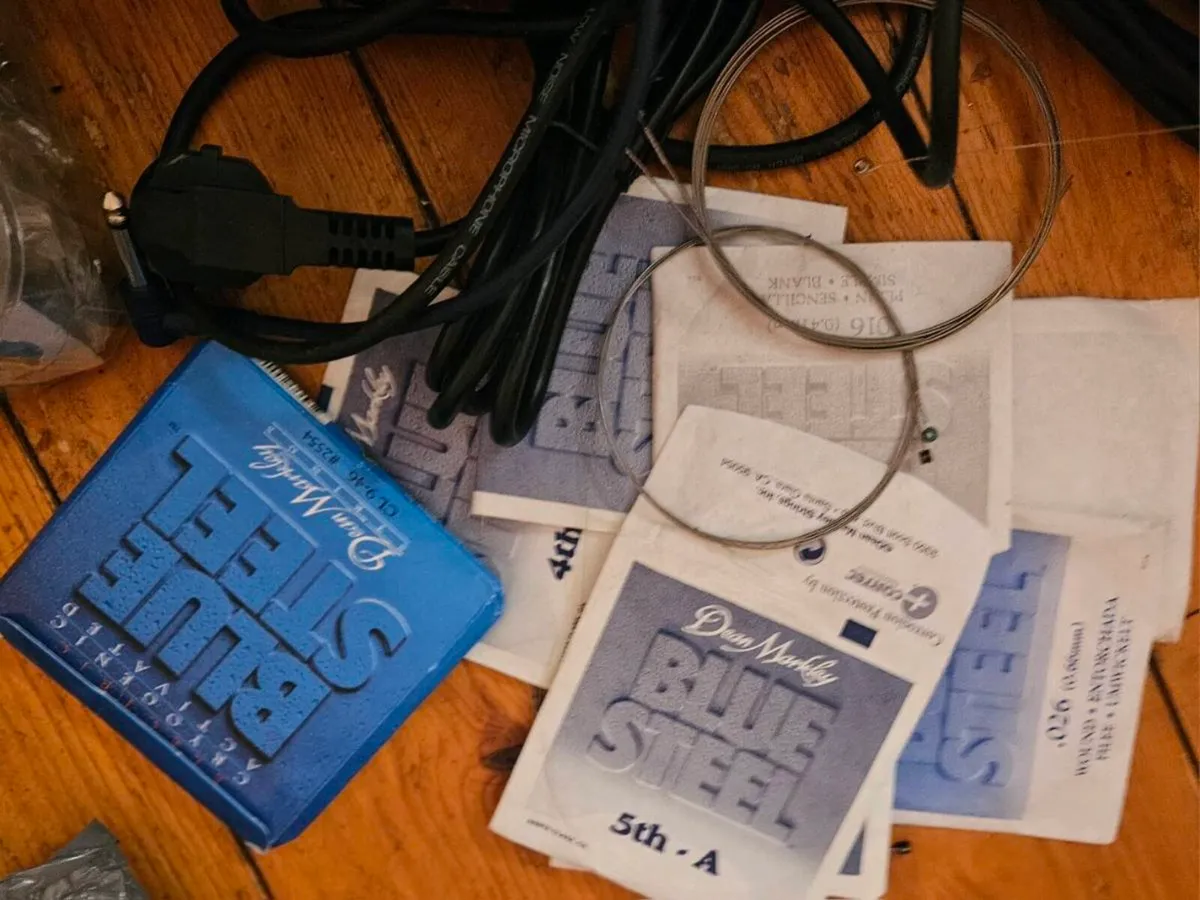 Large Bundle of Guitar Cables Strings plus accesso - Image 4