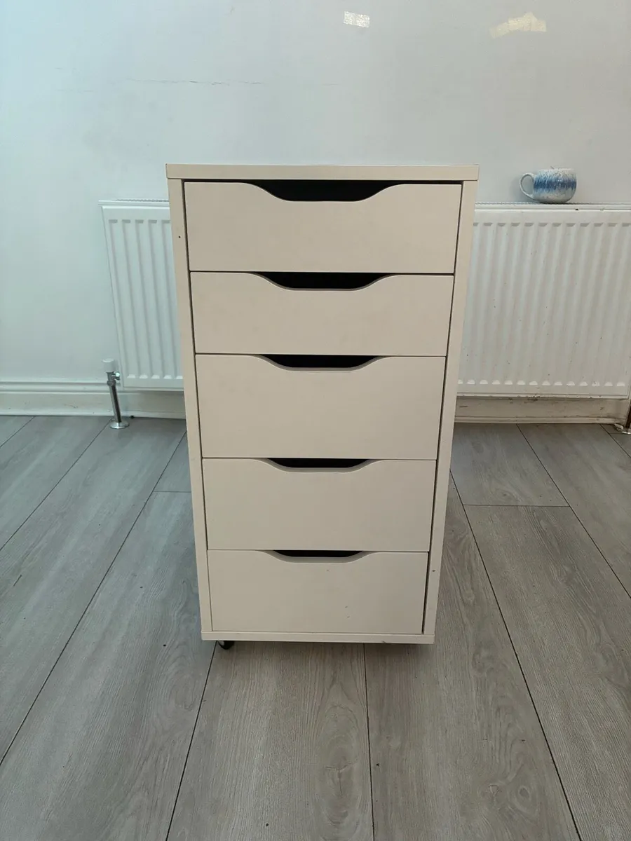 Large storage drawer - Image 1