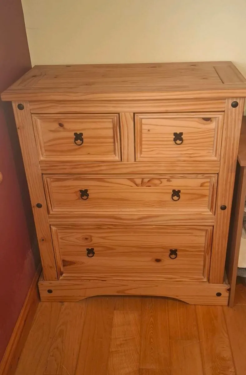 Mexcian pine chest of drawers - Image 1