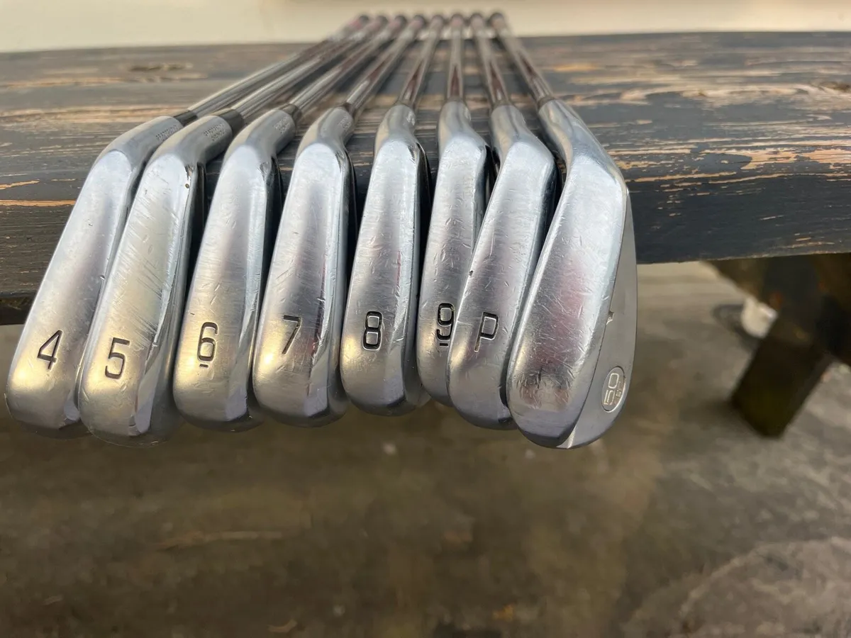 Mizuno JPX921 forged Irons/ Motocaddy Protekta bag - Image 1