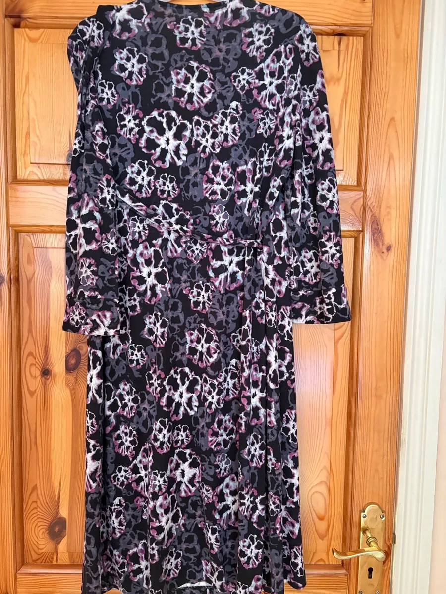 Diane  von Furstenbers dress - Image 3