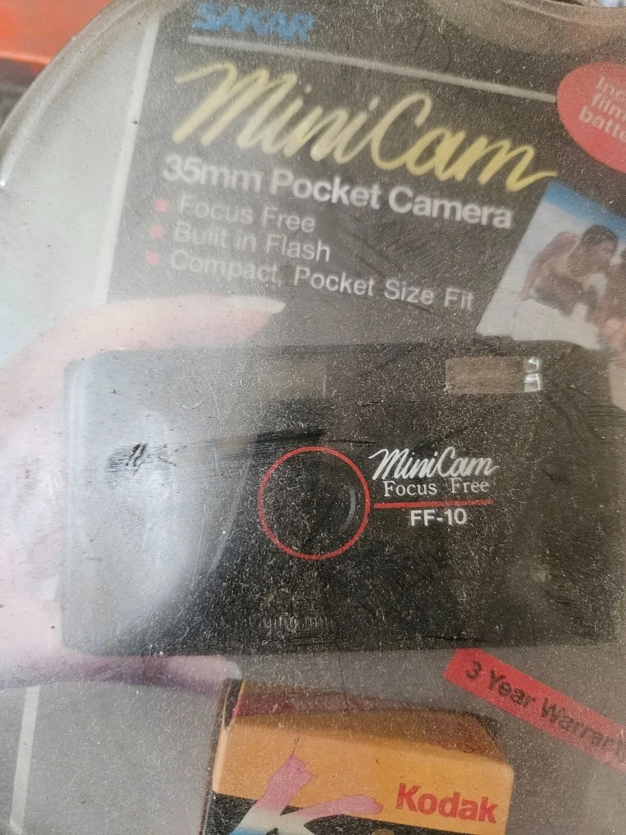 Vintage Sakar Kodak Camera - Image 4