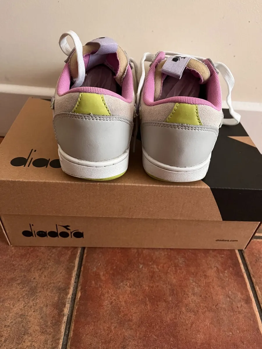 diadora sneakers size 4 - Image 3