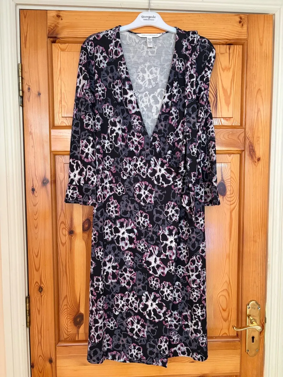Diane  von Furstenbers dress - Image 2