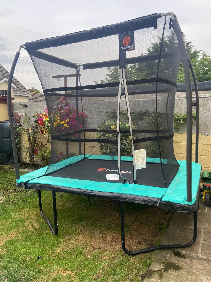Trampoline 6x8ft