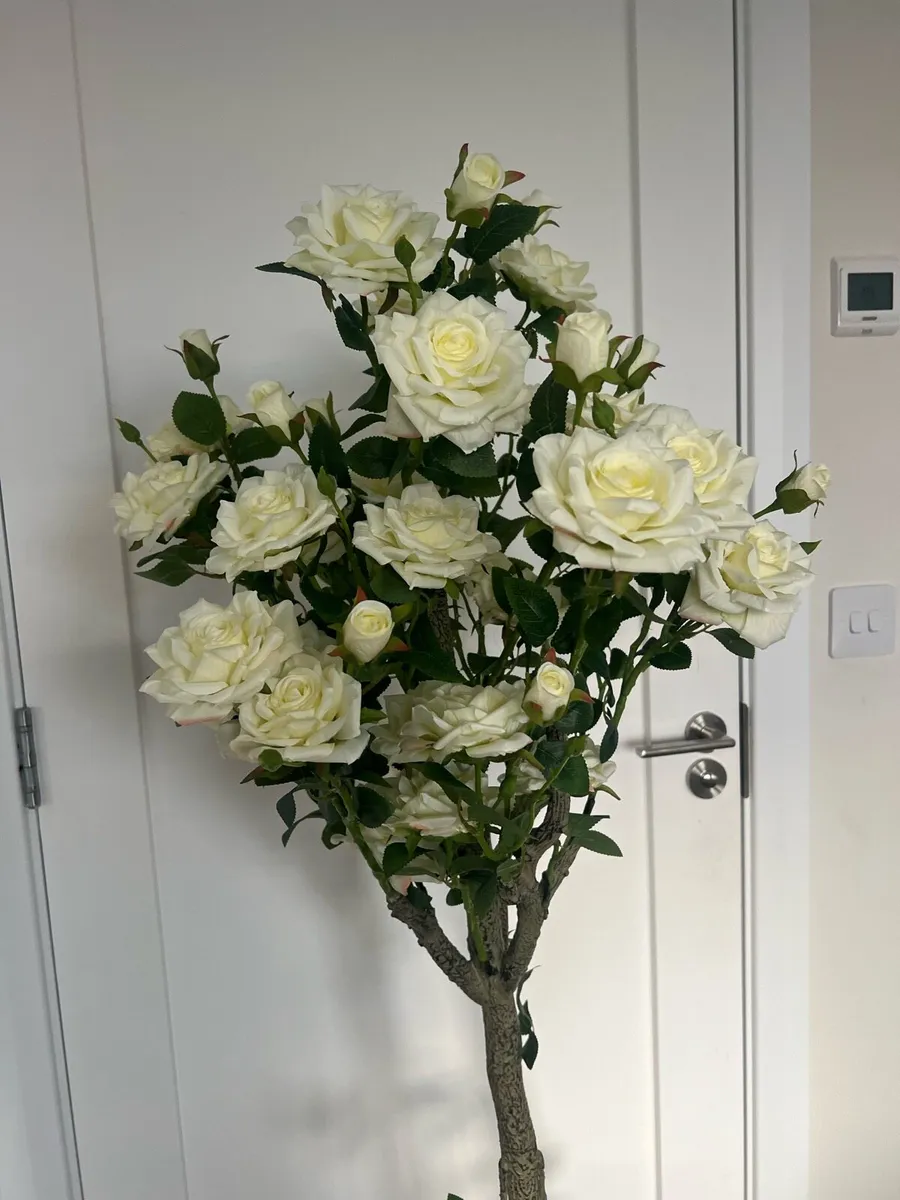 Topiary Tree White Roses Standing for Wedding - Image 2