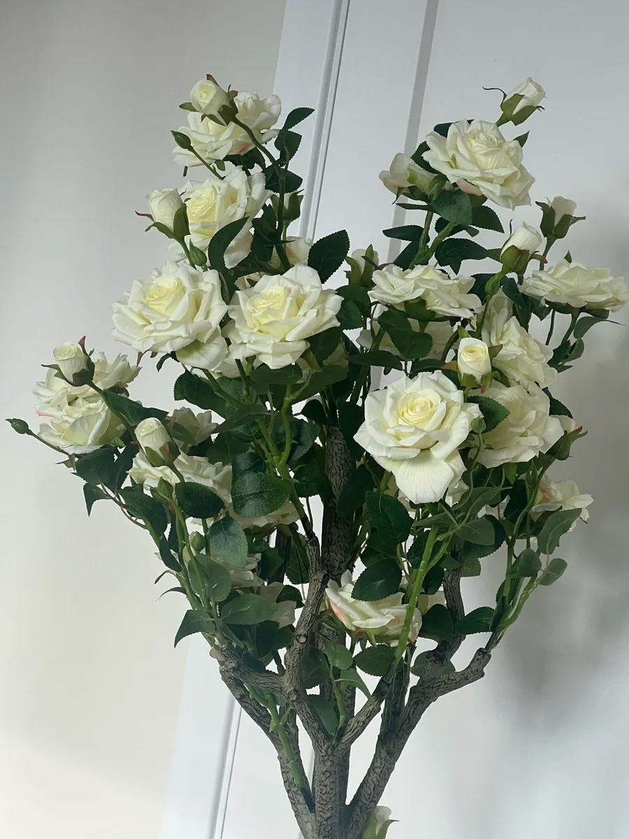 Topiary Tree White Roses Standing for Wedding - Image 4