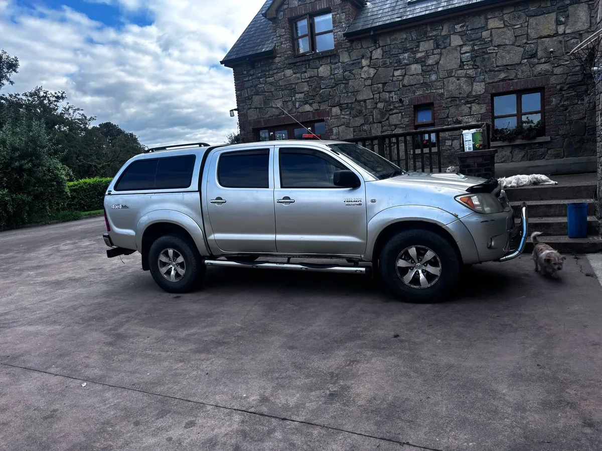 Toyota Hilux - Image 2