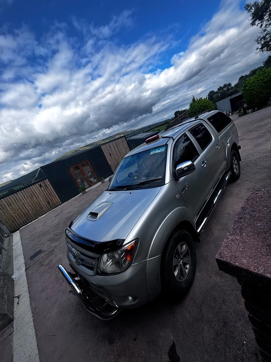 Toyota Hilux - Image 1