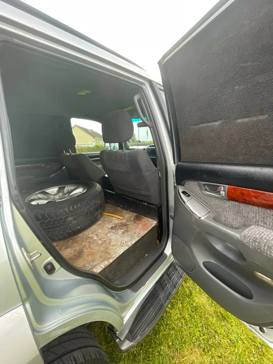 Toyota Land Cruiser - Image 4