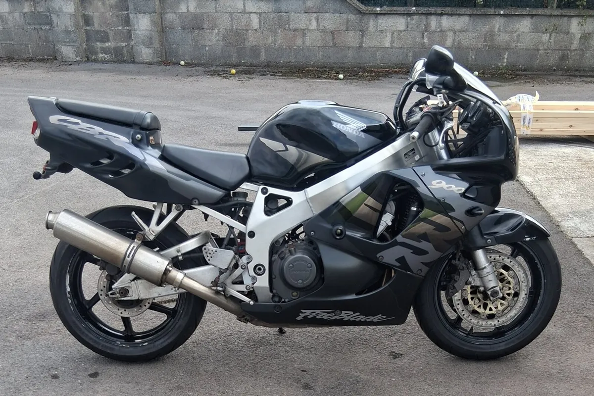 1997cbr900rrv fireblade - Image 1