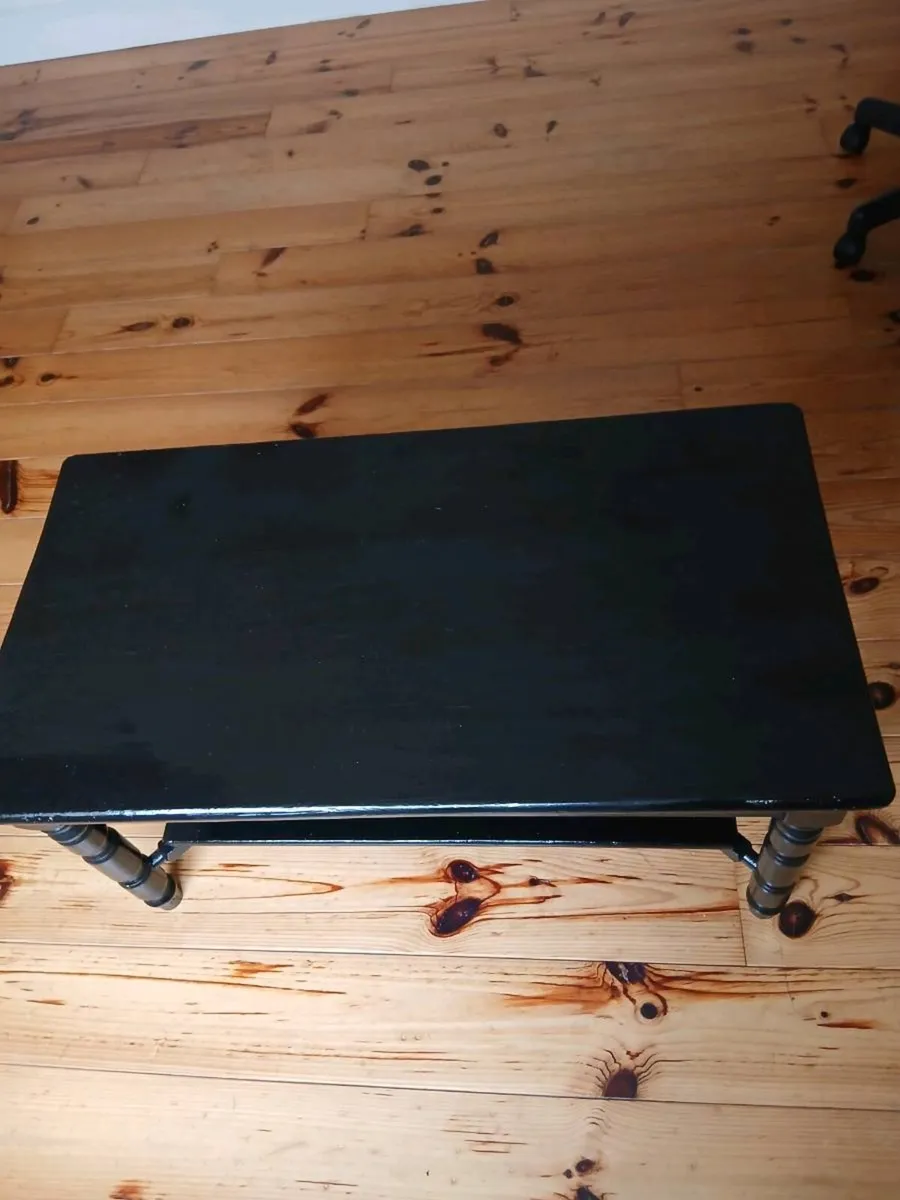 Coffee Table. Black. Used condition. - Image 1