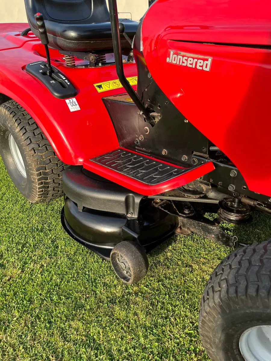 Ride on lawnmower - Image 2