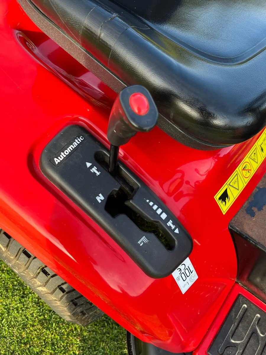 Ride on lawnmower - Image 4