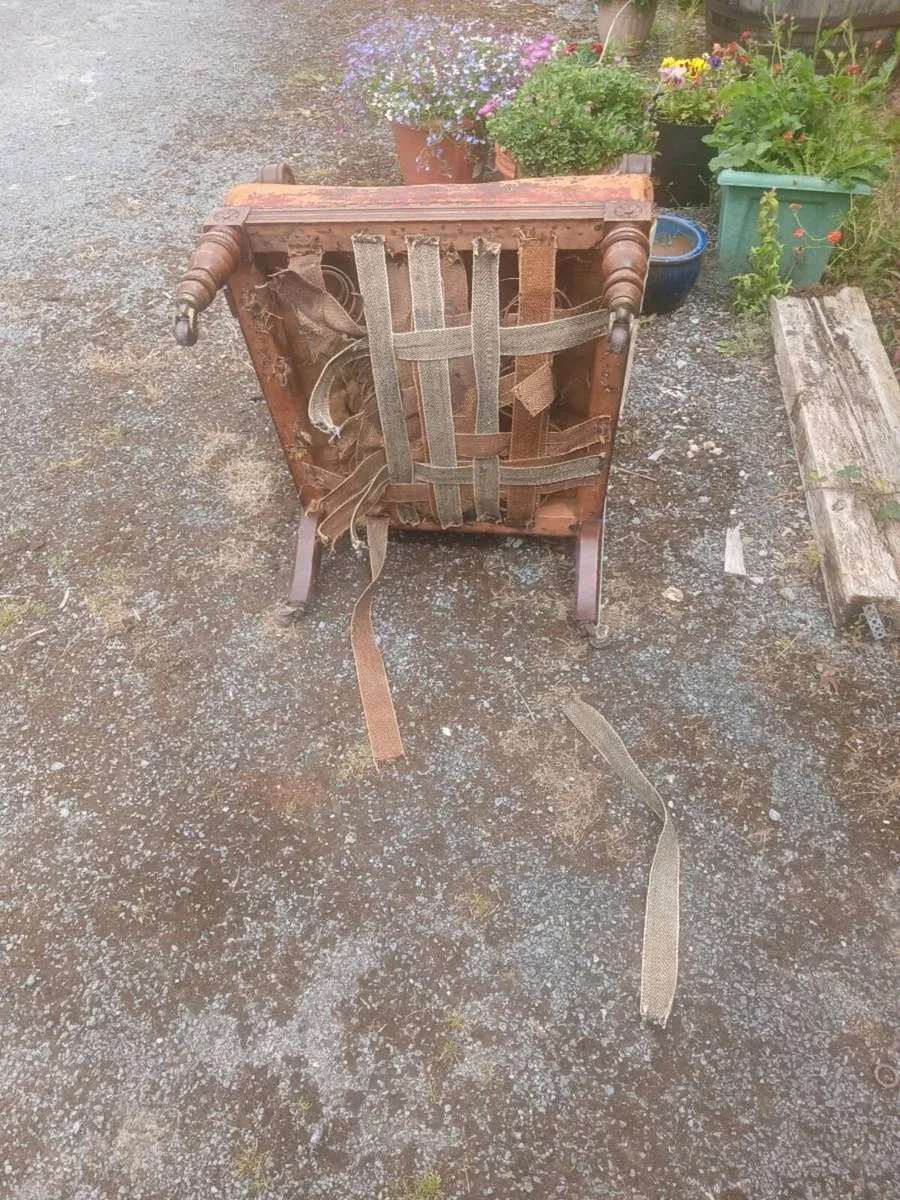 Antique armchair - Image 1