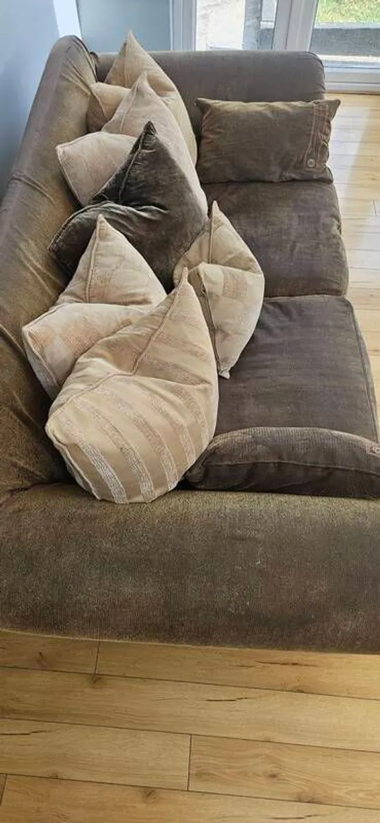 free sofa - Image 2
