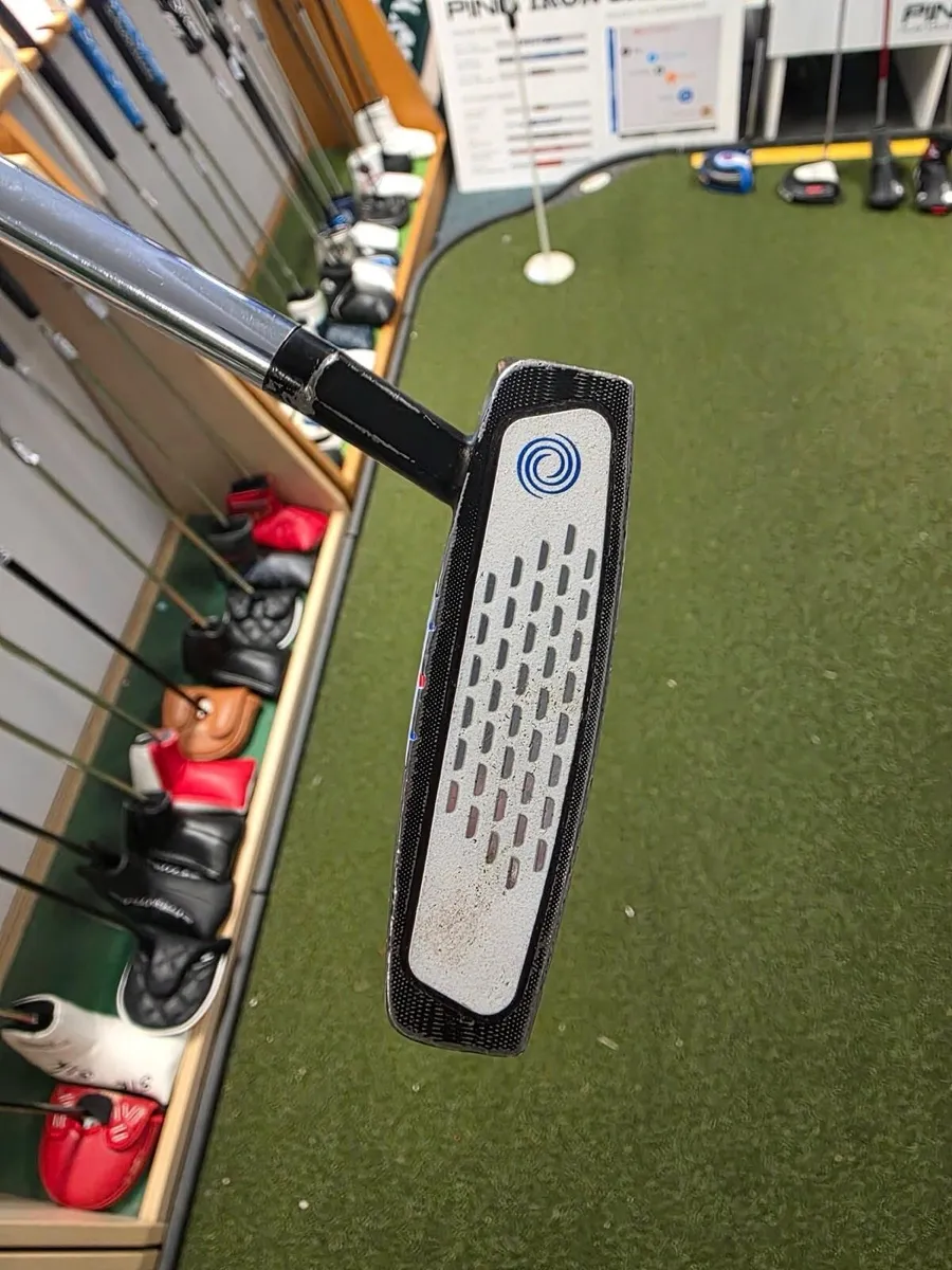 Odyssey Triple Track 10 Putter - Image 3