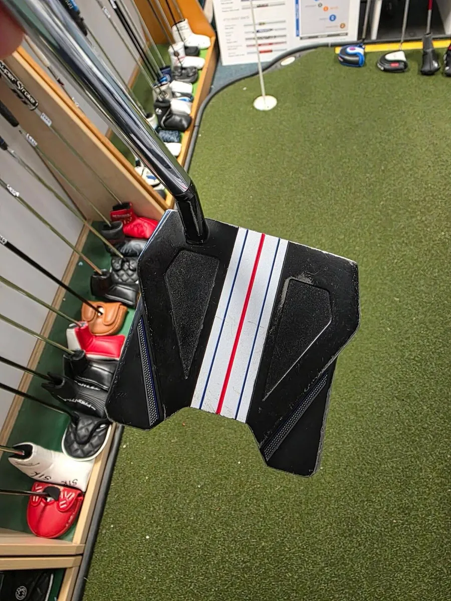 Odyssey Triple Track 10 Putter - Image 2