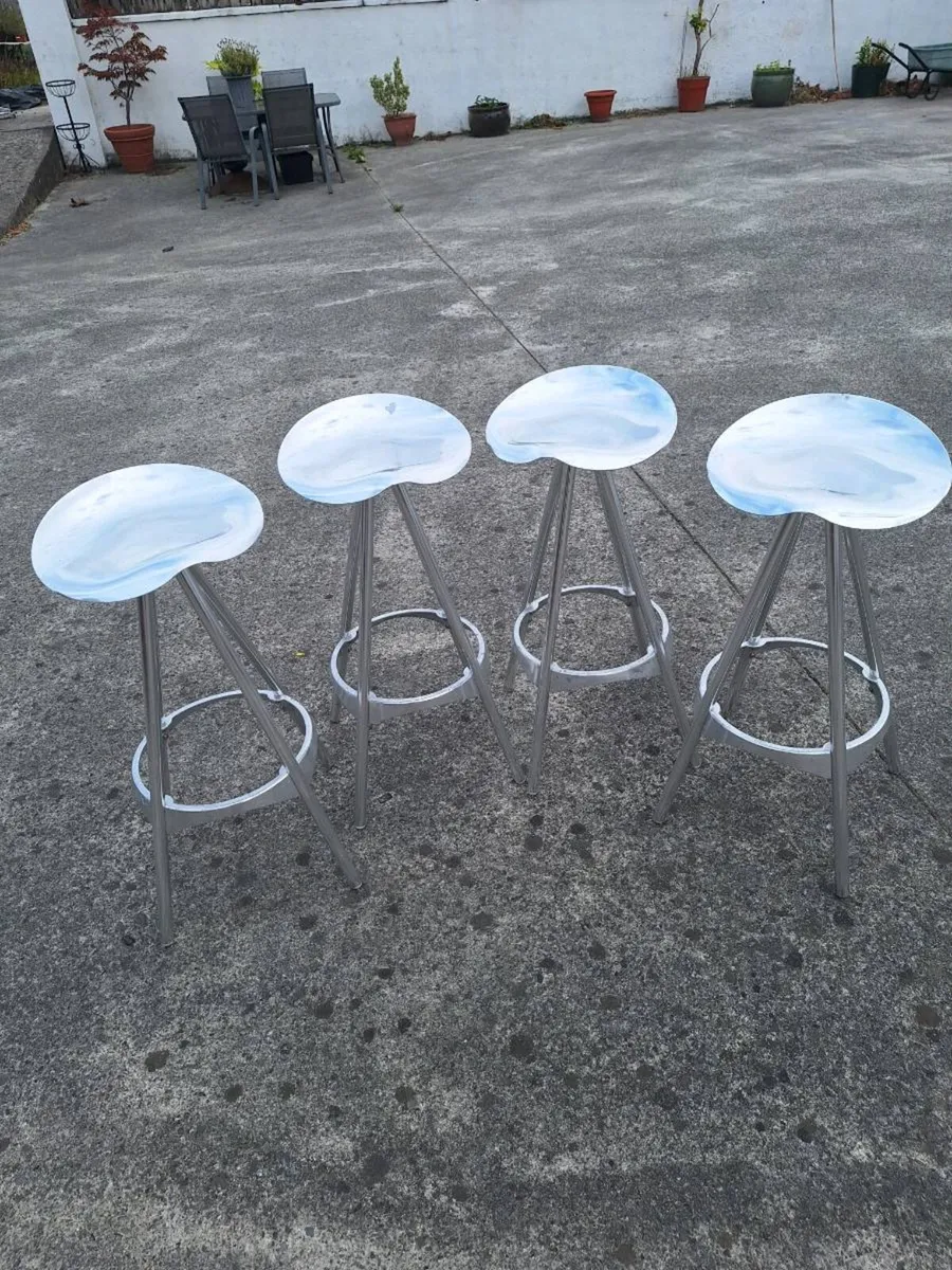 Four retro metal stools - Image 1