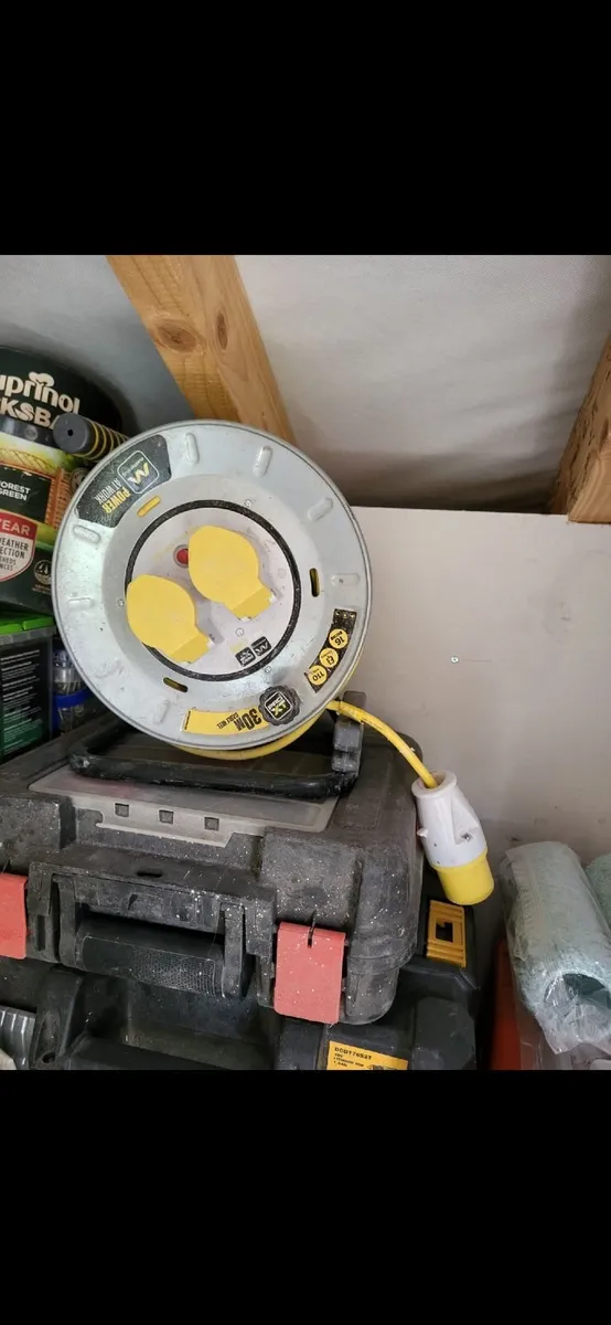 110V Lead 30m long excellent condition hardly used
