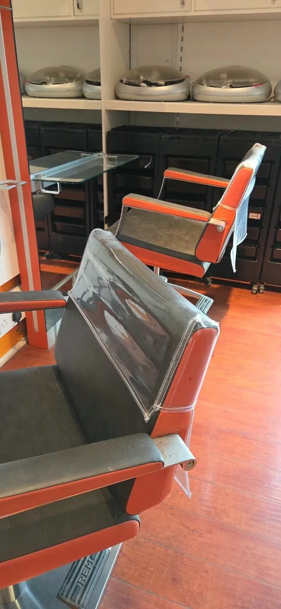 Fully Equipped Hair Salon – Equipment & Furniture - Image 4