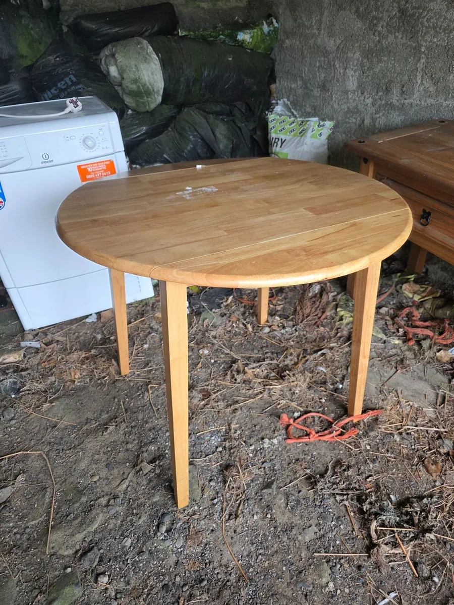 Table & 3 chairs - Image 3