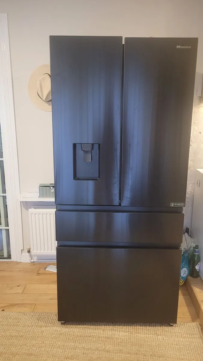 Hisense Fridge Freezer freestanding - Image 2